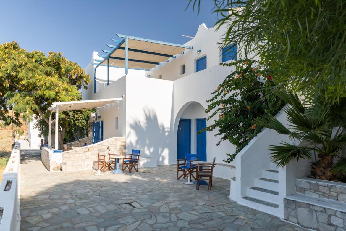 Sardis Rooms Kímolos Exterior foto