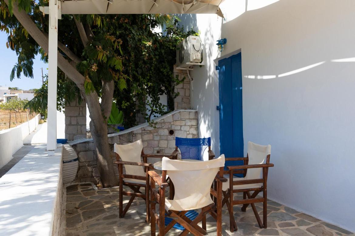 Sardis Rooms Kímolos Exterior foto