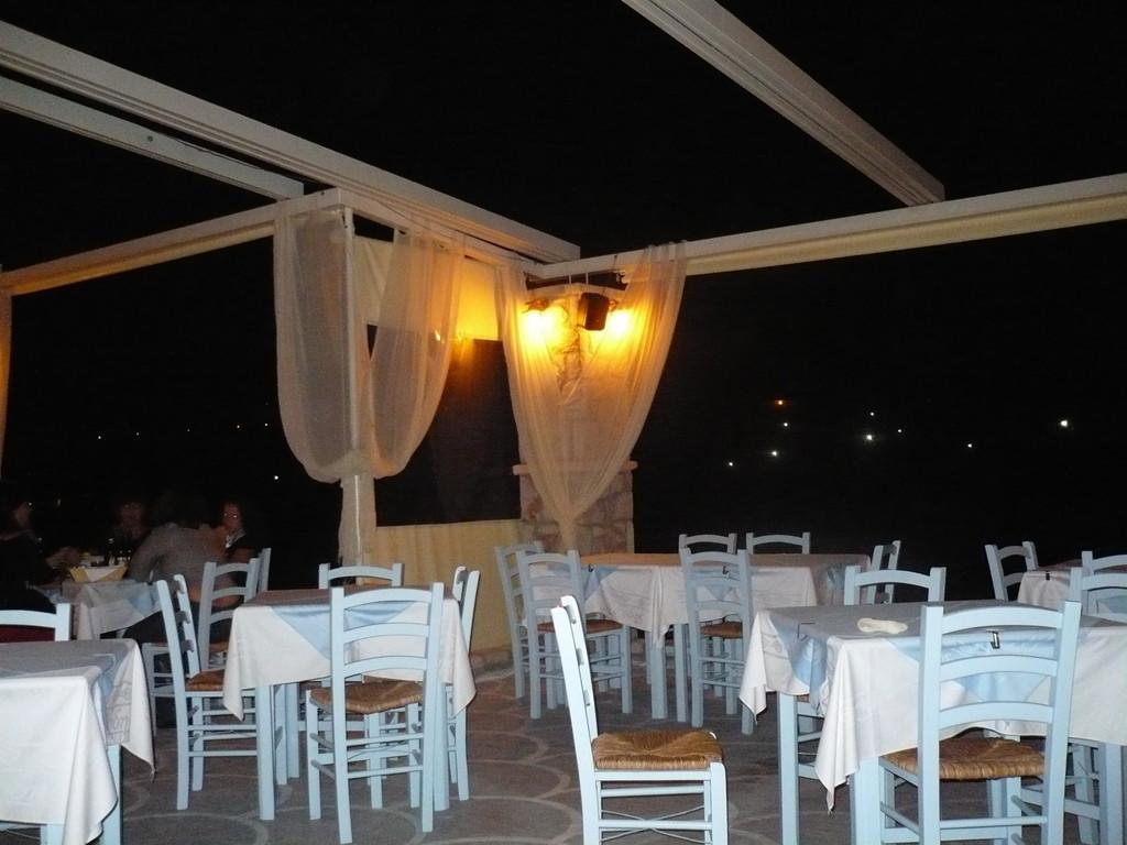 Sardis Rooms Kímolos Exterior foto