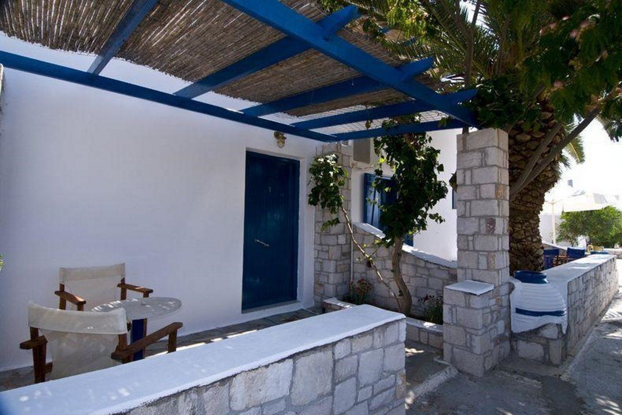 Sardis Rooms Kímolos Exterior foto